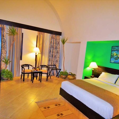 El Qoseir Rohanou Beach Resort מראה חיצוני תמונה