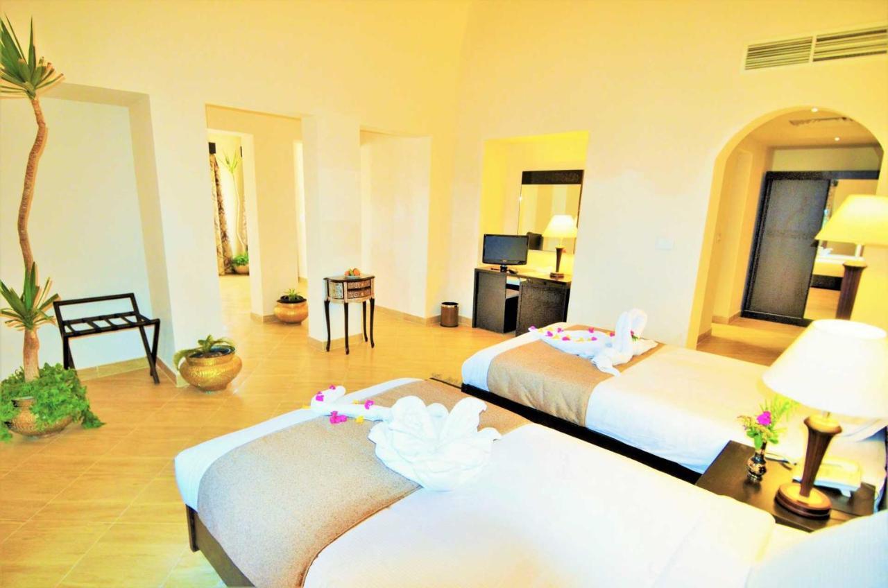 El Qoseir Rohanou Beach Resort מראה חיצוני תמונה
