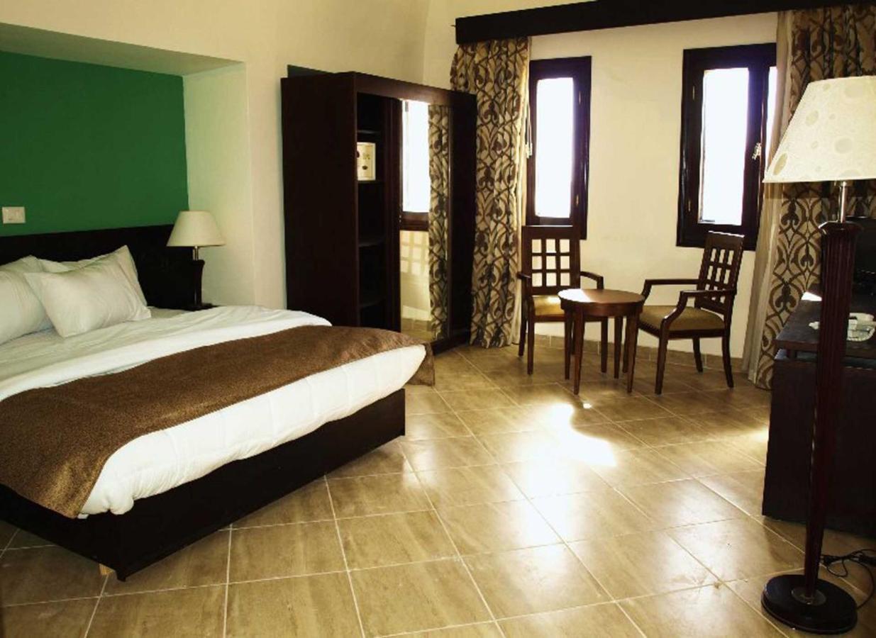 El Qoseir Rohanou Beach Resort מראה חיצוני תמונה