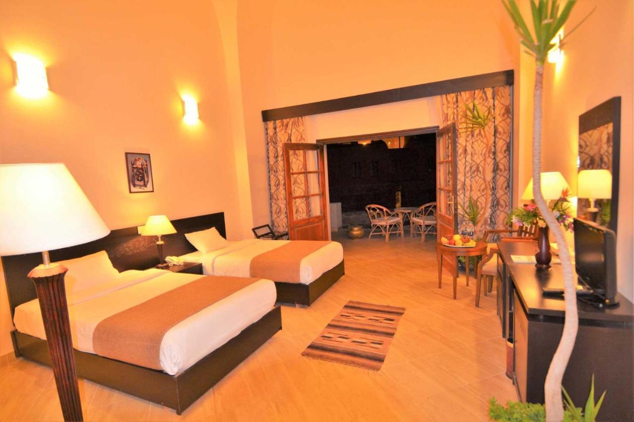 El Qoseir Rohanou Beach Resort מראה חיצוני תמונה