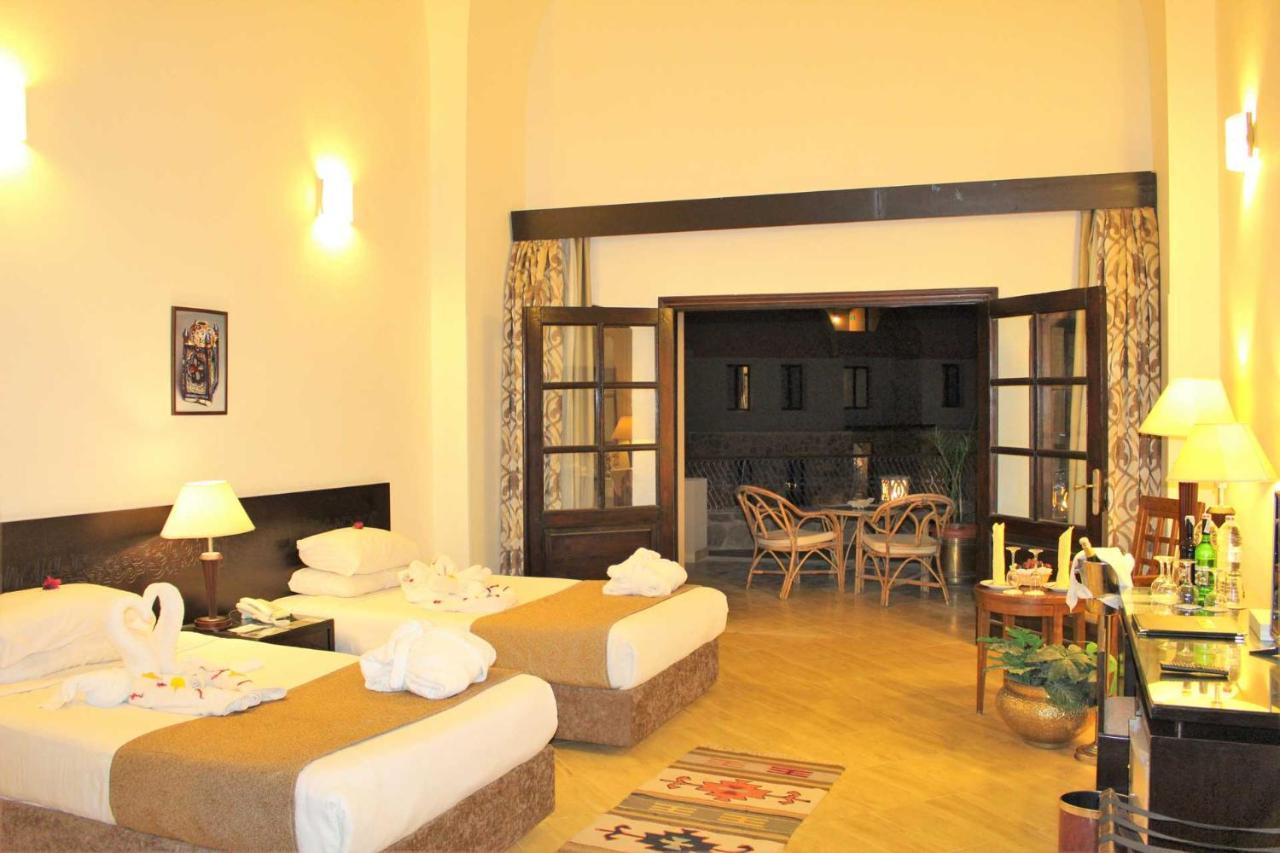 El Qoseir Rohanou Beach Resort מראה חיצוני תמונה