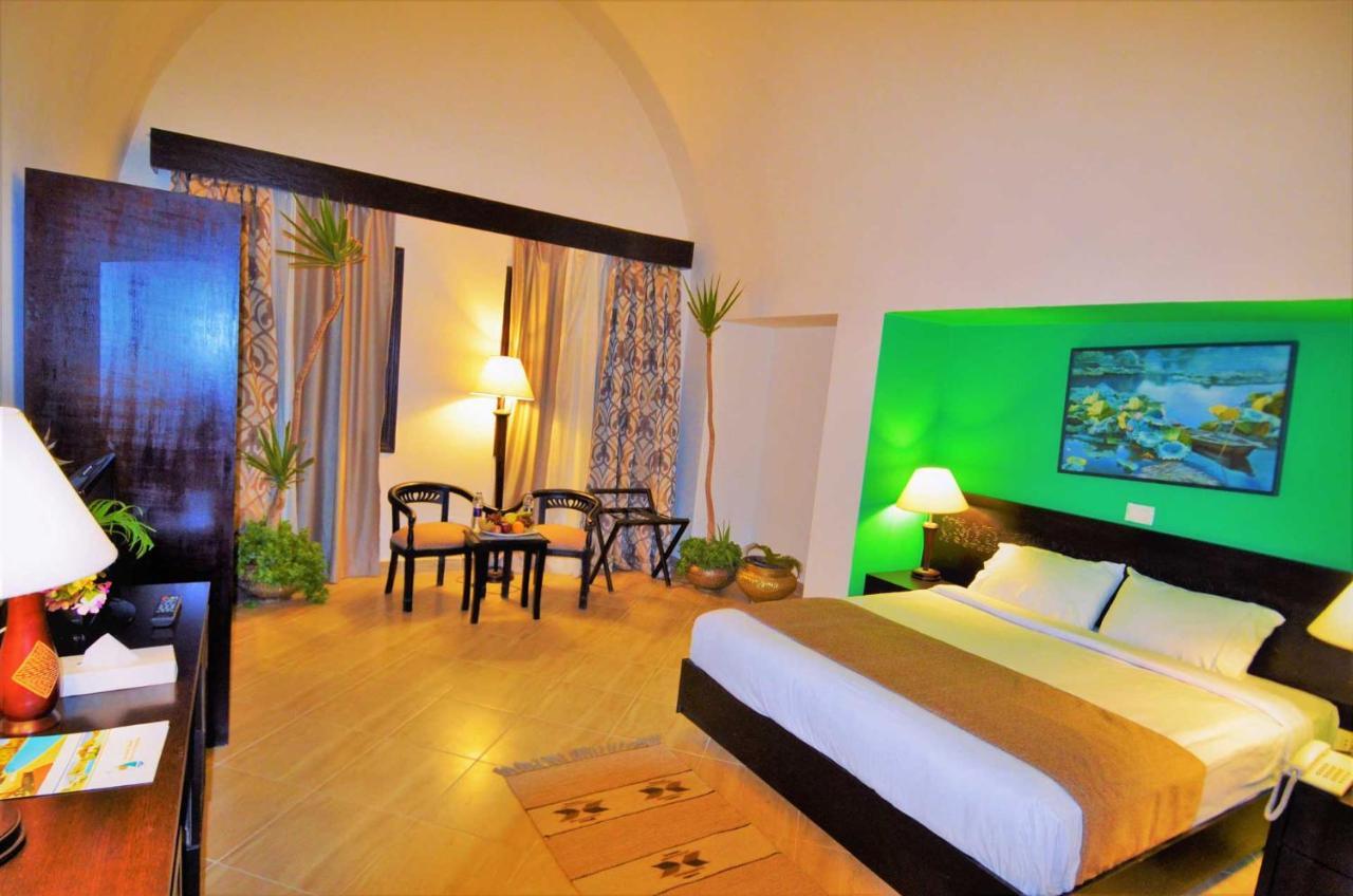 El Qoseir Rohanou Beach Resort מראה חיצוני תמונה